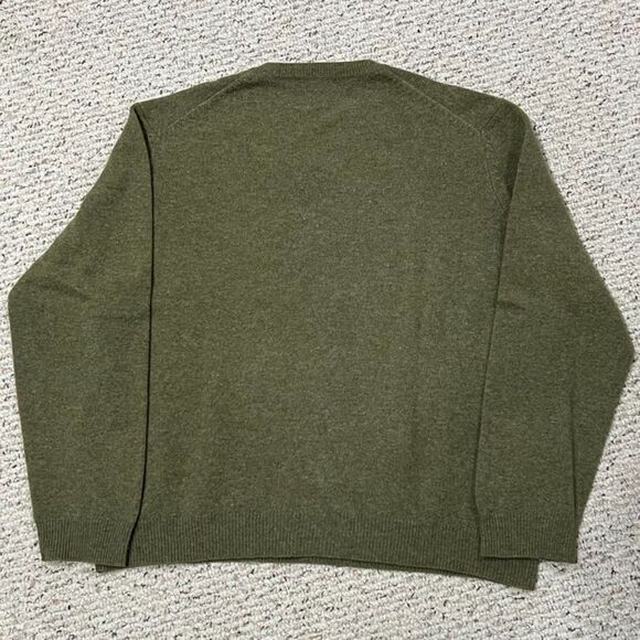 Club Room Olive Green 100% Lambs Wool V-Neck Men's Sweater Size XL - Picture 3 of 7